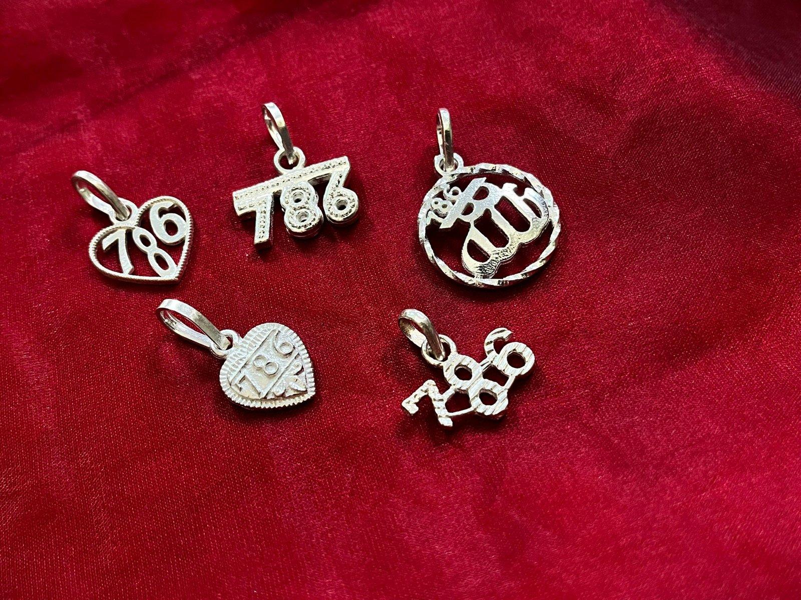 Pendant 786 view 1