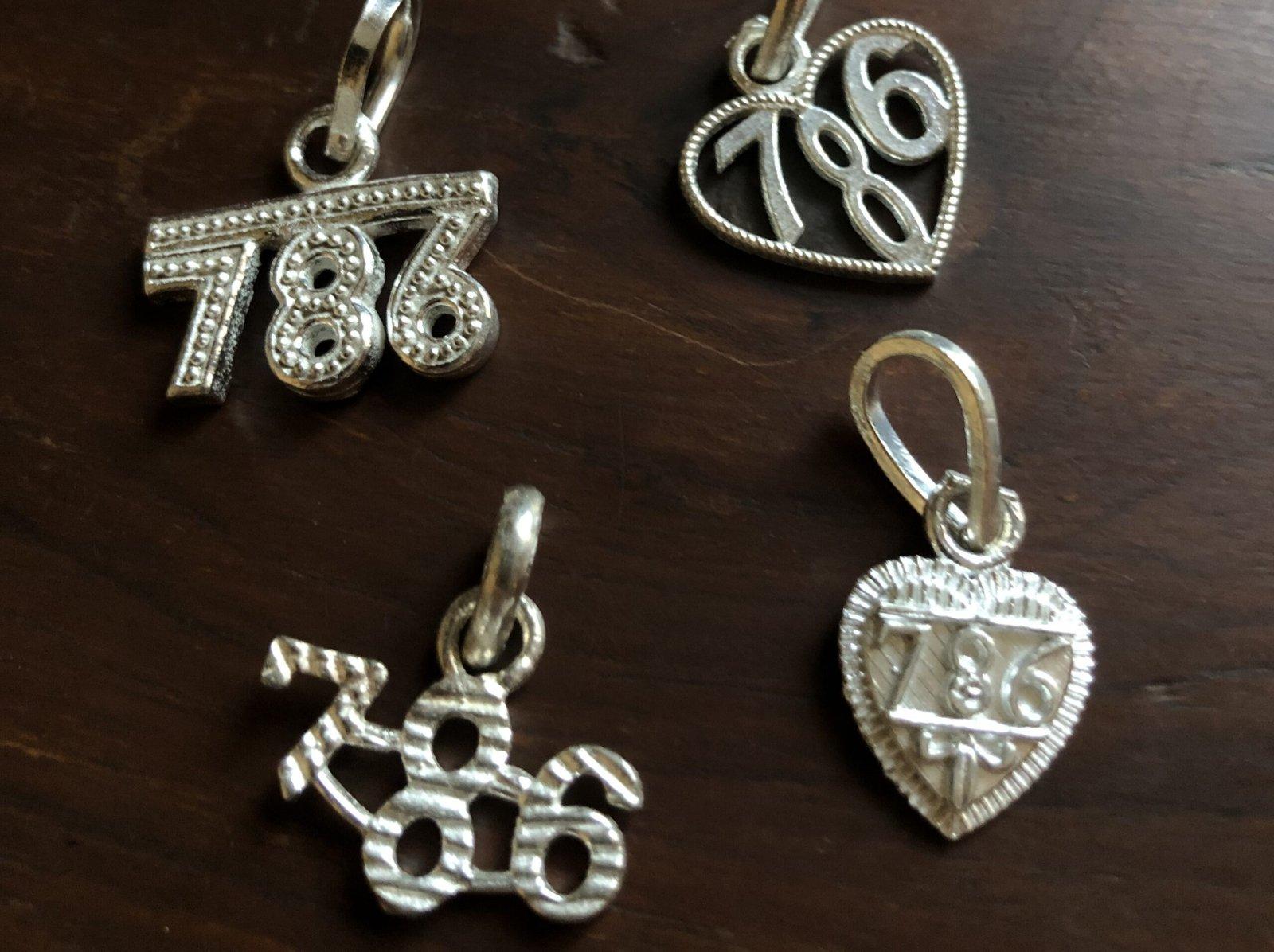 Pendant 786 view 3