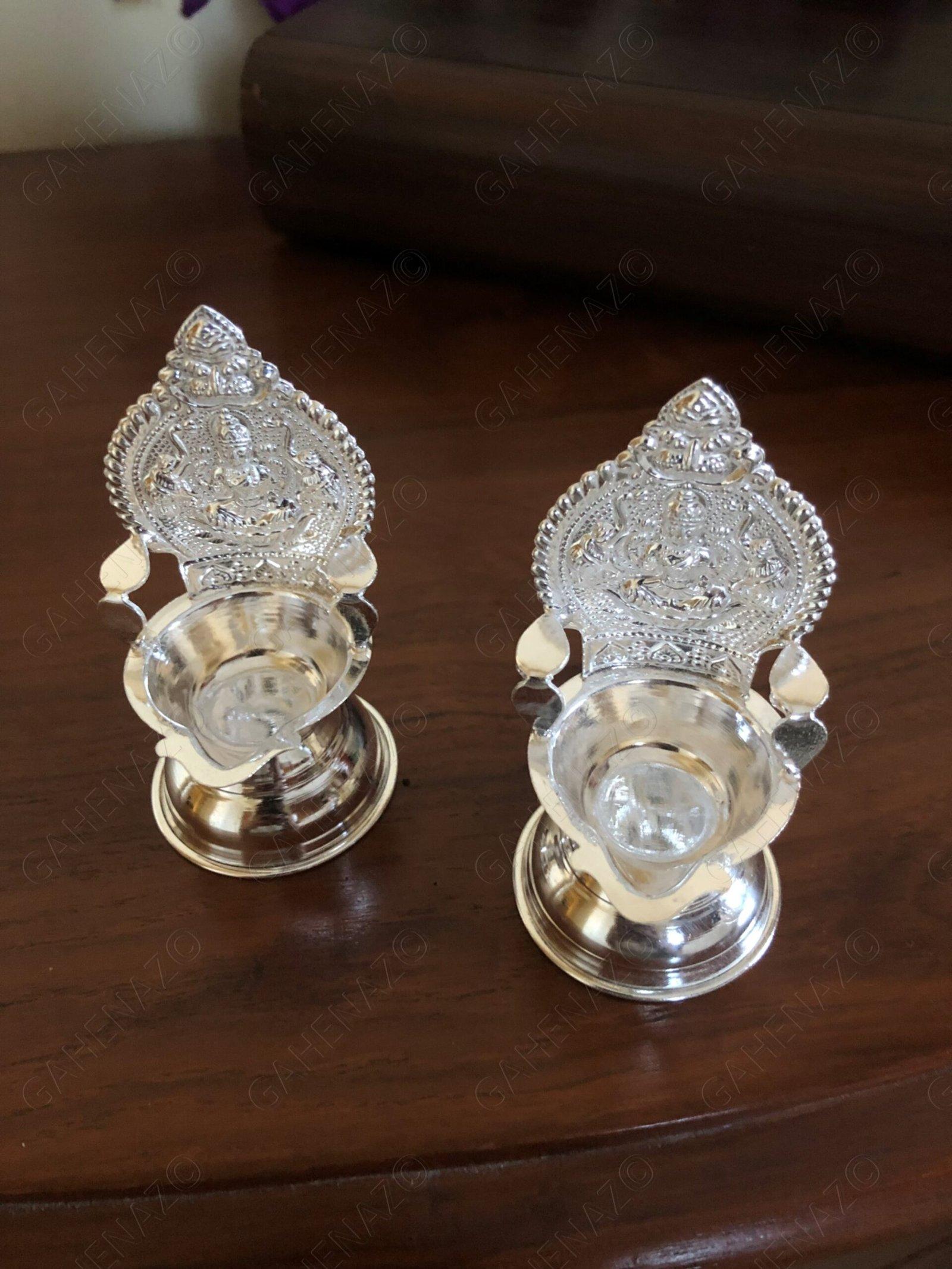Stand Diya