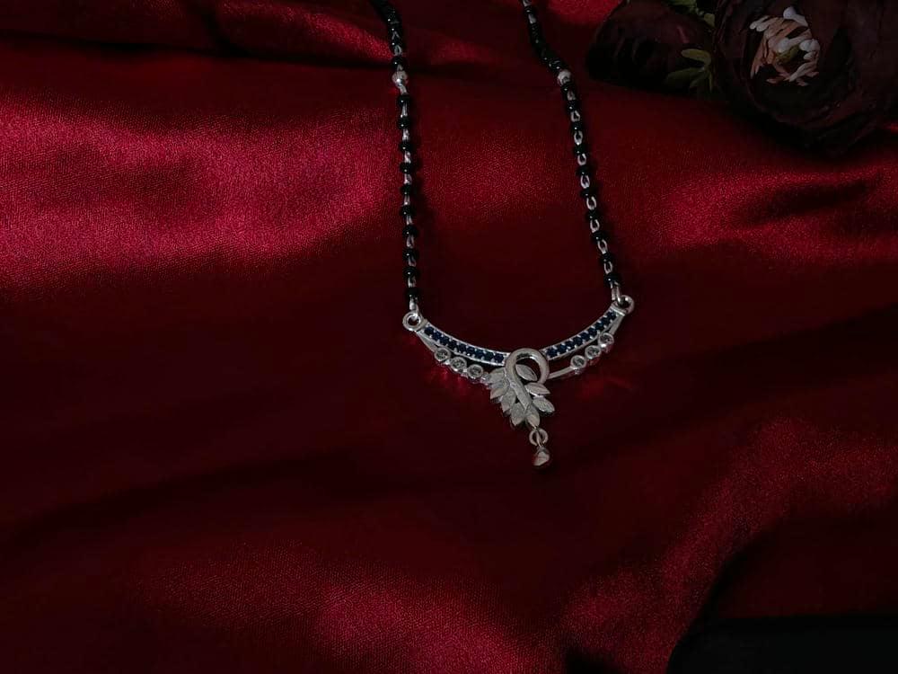 Manvi Mangalsutra view 4