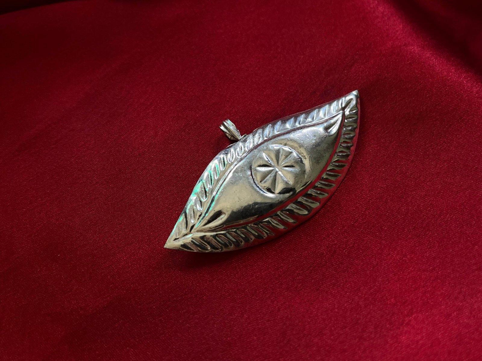 Eye Pendent view 3