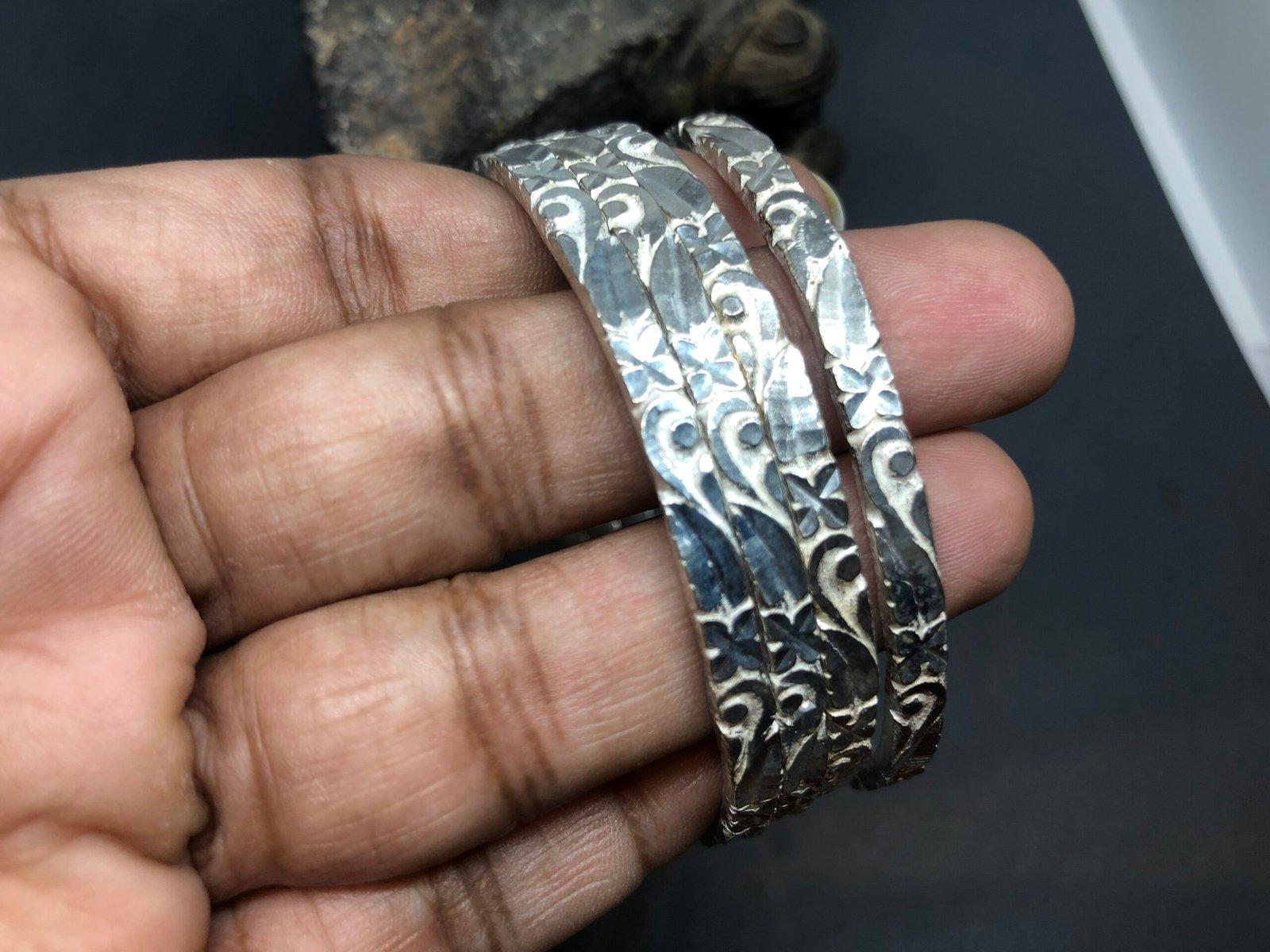 Mrinalini Bangles 2.4