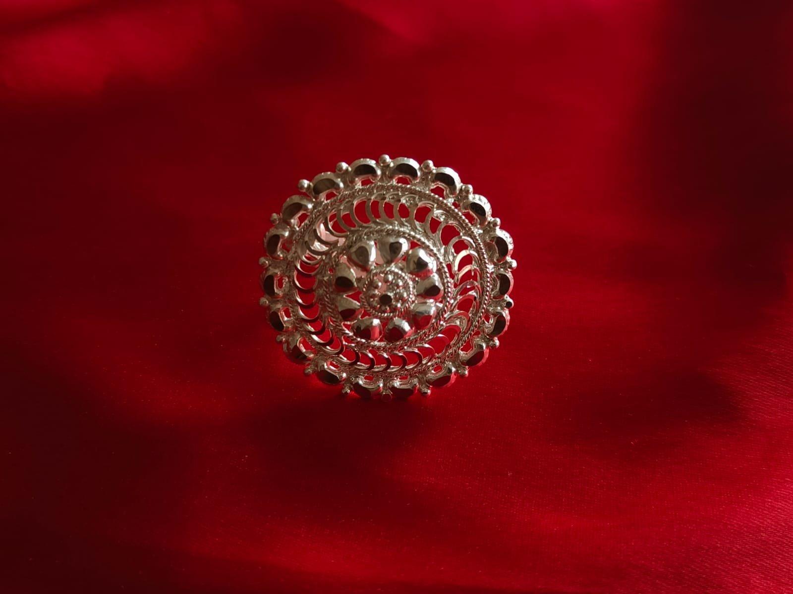 Pritha Finger Ring