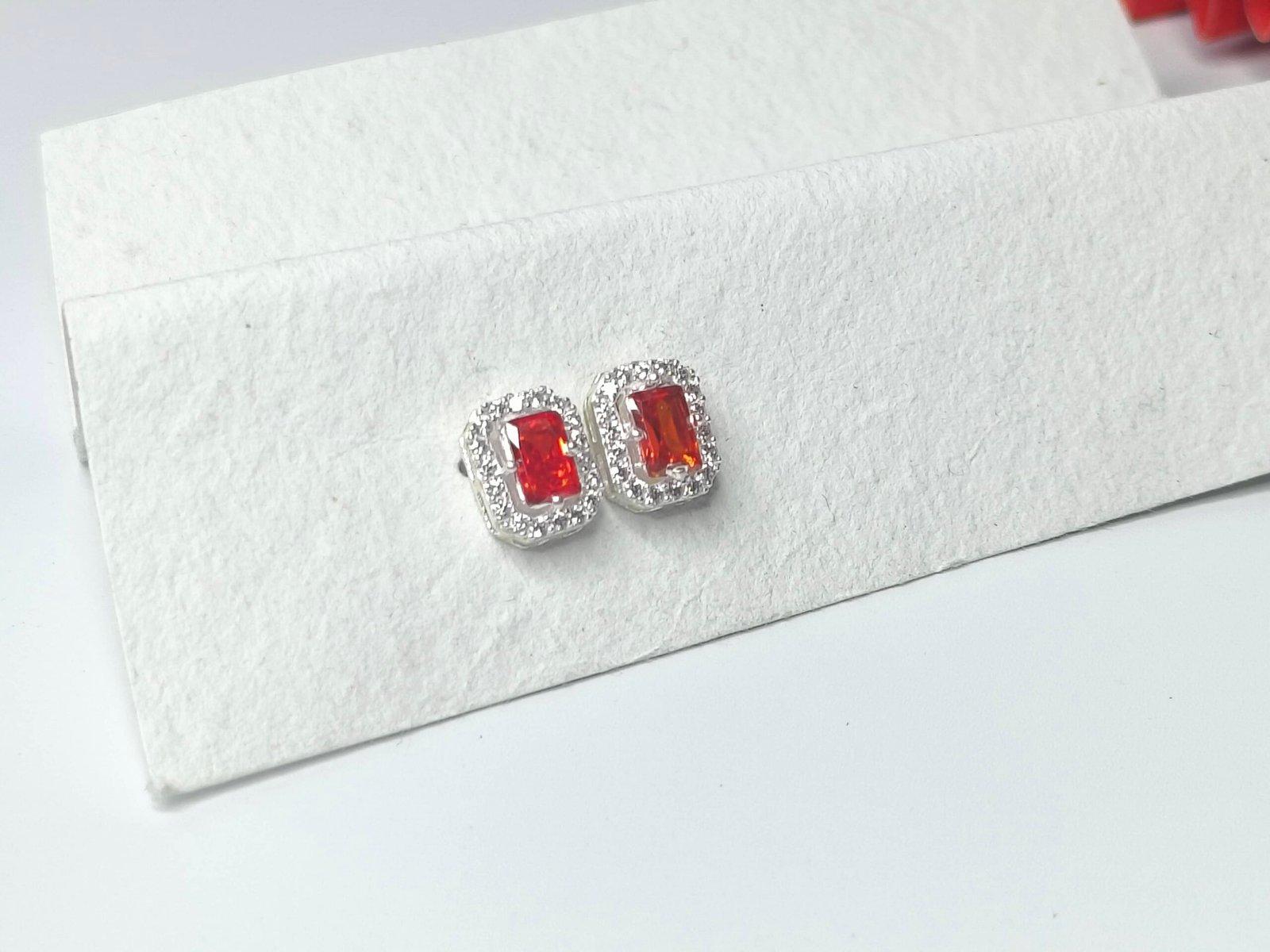 Stone Ear Top Aria