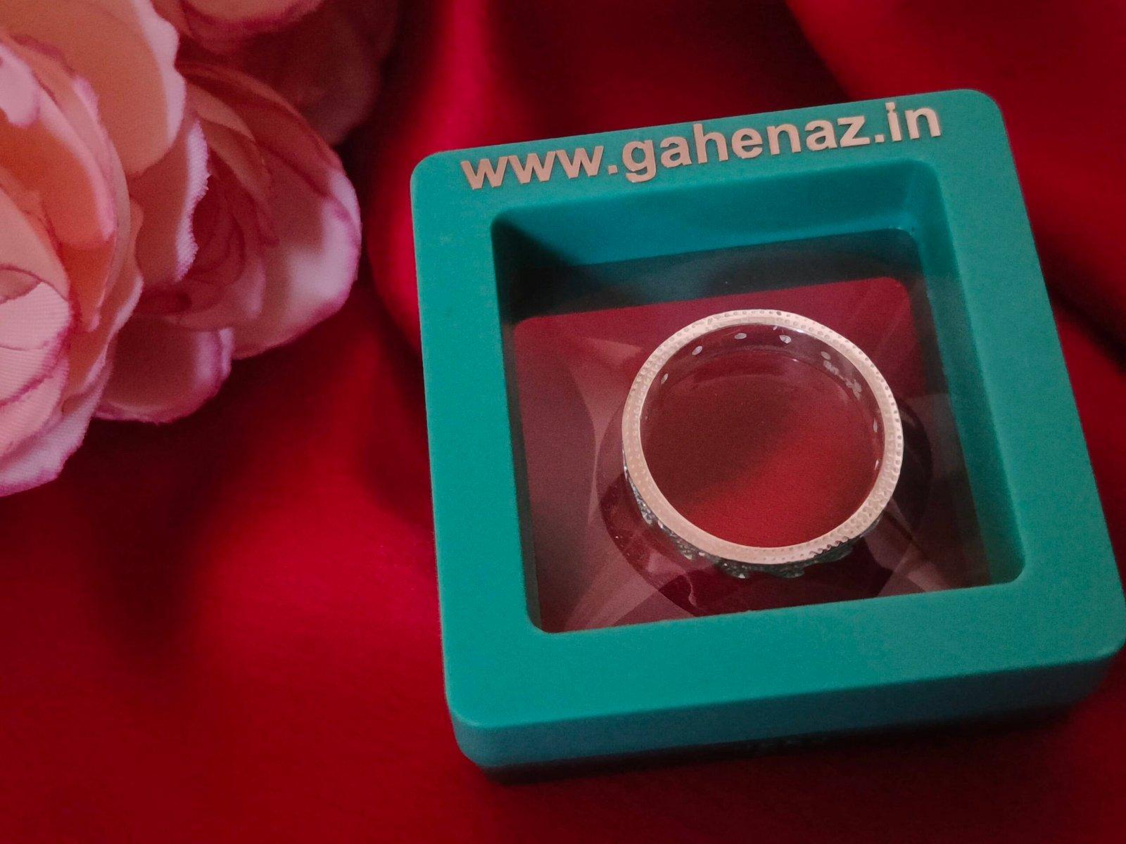 Swish Finger Ring view 3